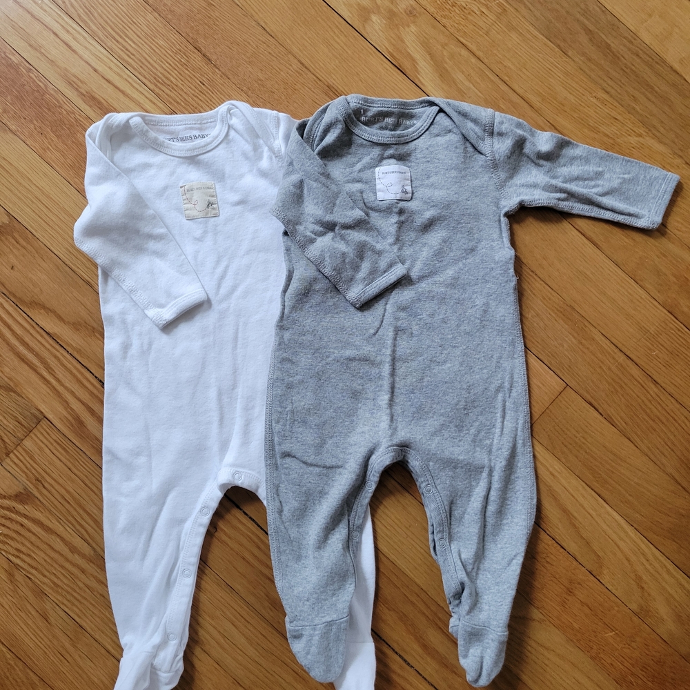 EUC Burt's Bees Baby White and Gray Footies